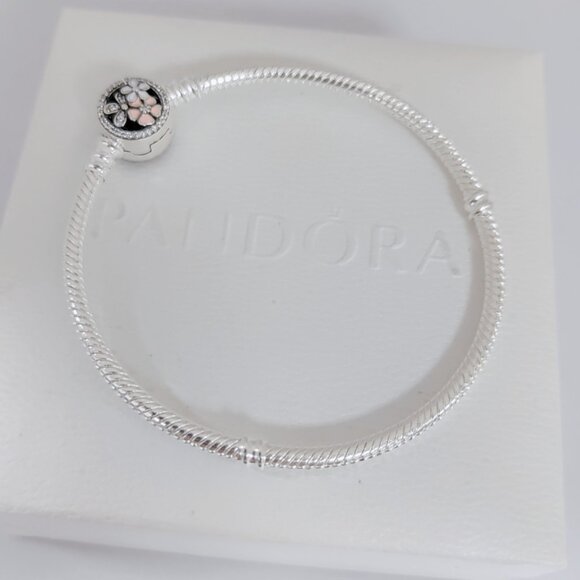 Pandora Moments Flower Clasp Snake Chain Bracelet - Picture 3 of 6